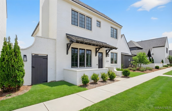 8220 Marylebone High Street