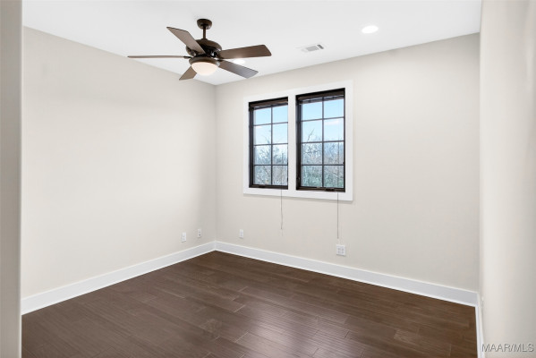 8220 Marylebone High Street