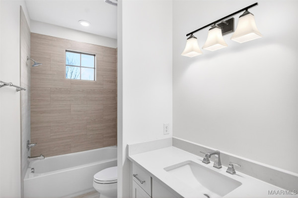 8220 Marylebone High Street