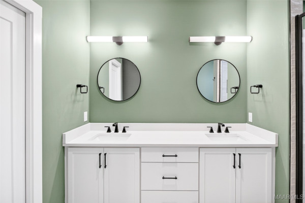 8220 Marylebone High Street