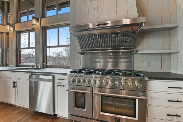 180 GRAYS FERRY Road