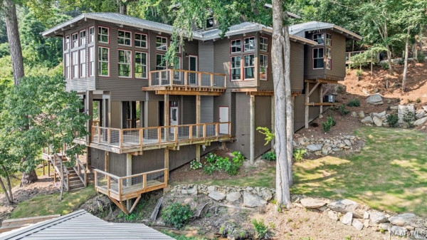 180 GRAYS FERRY Road