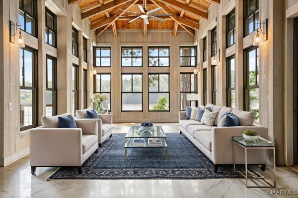 180 GRAYS FERRY Road