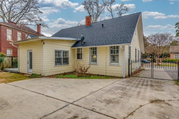 1028 Magnolia Curve