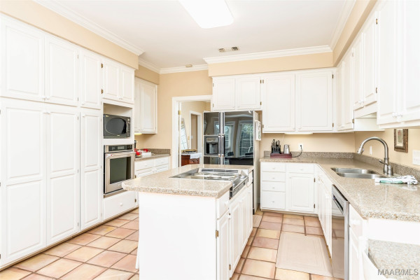 8113 Lichfield Court