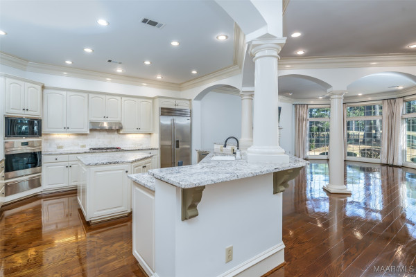 9861 WYNCREST Circle