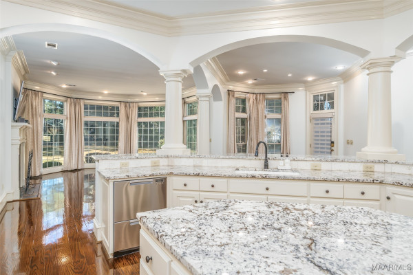 9861 WYNCREST Circle