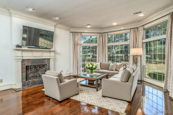 9861 WYNCREST Circle