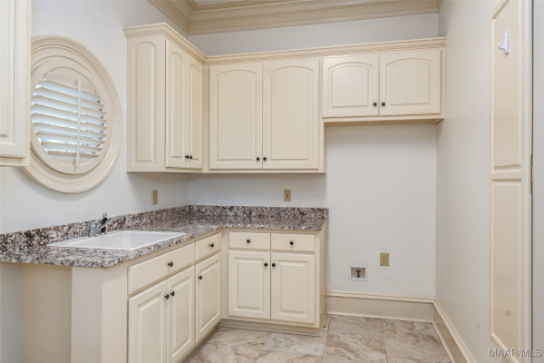 9861 WYNCREST Circle