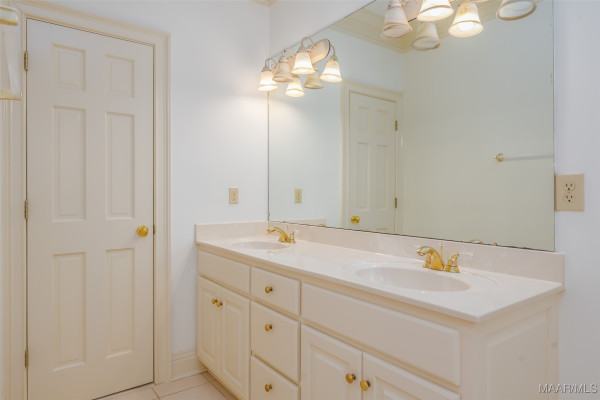 9861 WYNCREST Circle