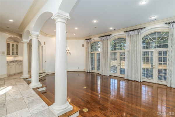 9861 WYNCREST Circle