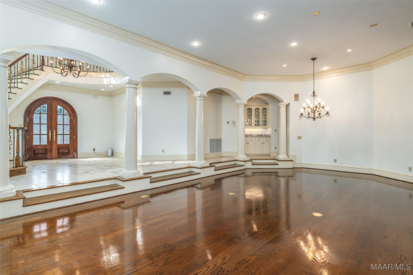 9861 WYNCREST Circle