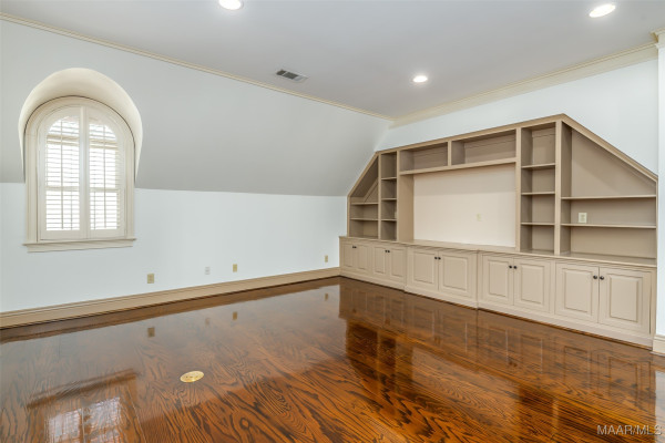 9861 WYNCREST Circle