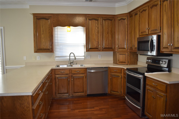 6419 MERRITT Court