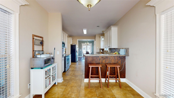 1744 MEADOWBROOK Drive