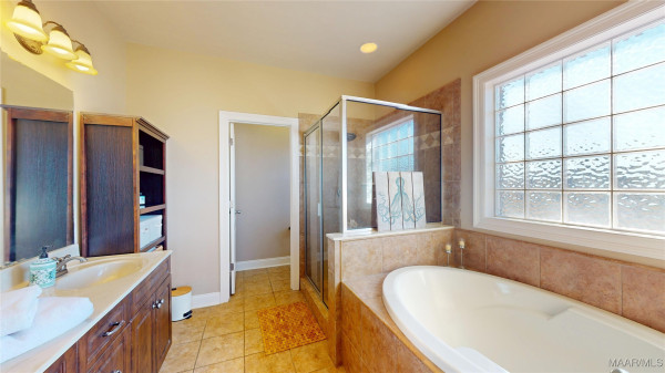 1744 MEADOWBROOK Drive