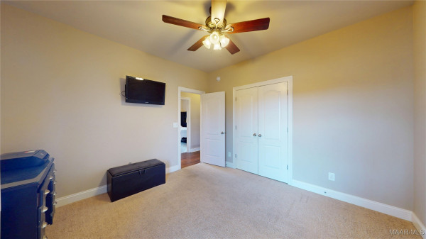 1744 MEADOWBROOK Drive