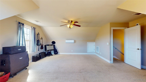 1744 MEADOWBROOK Drive