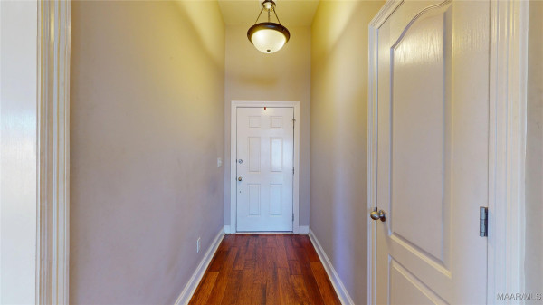 1744 MEADOWBROOK Drive