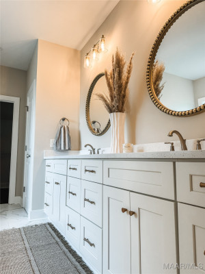 1379 Barret Park Way