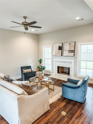 1379 Barret Park Way