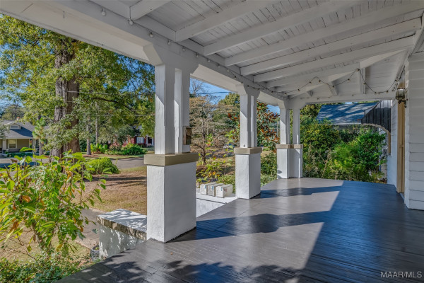 951 CLOVERDALE Road