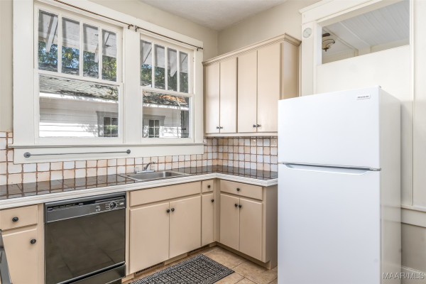 951 CLOVERDALE Road