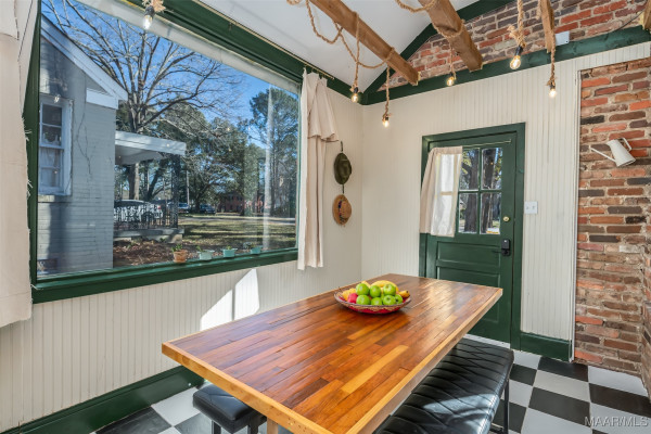 1201 MAGNOLIA Curve