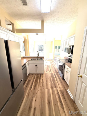 443 RIVER OAKS Drive