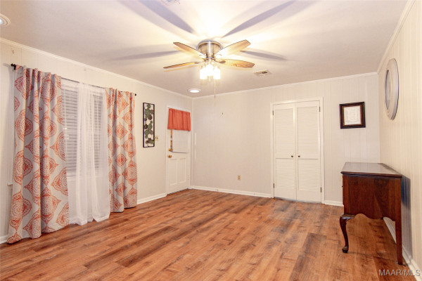 233 Vanderbilt Loop W