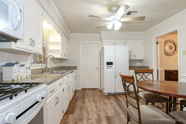 233 Vanderbilt Loop W