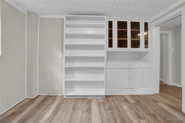 3735 Dalraida Terrace