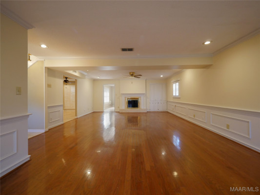 1800 Wentworth Drive