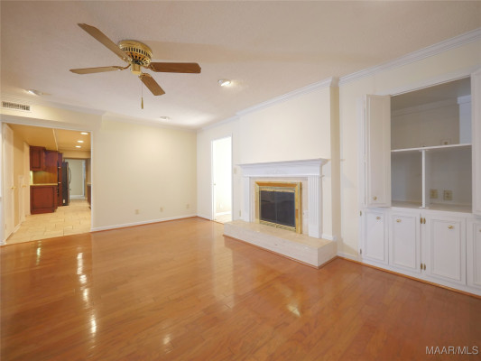 1800 Wentworth Drive