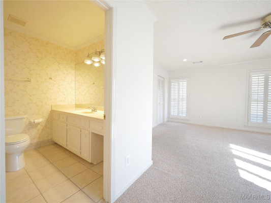 1800 Wentworth Drive