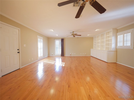 1800 Wentworth Drive