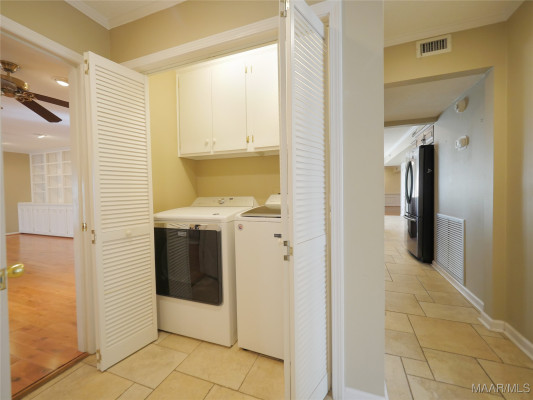 1800 Wentworth Drive