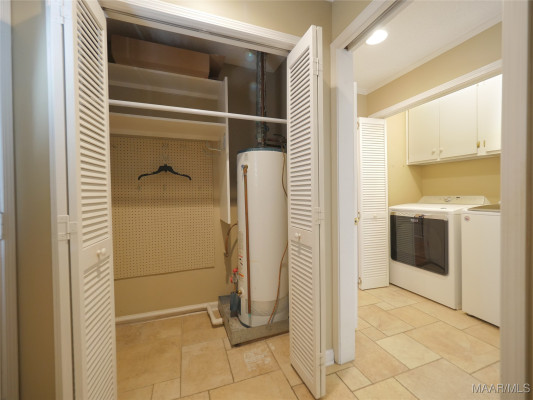 1800 Wentworth Drive