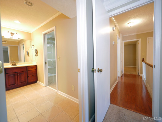 1800 Wentworth Drive