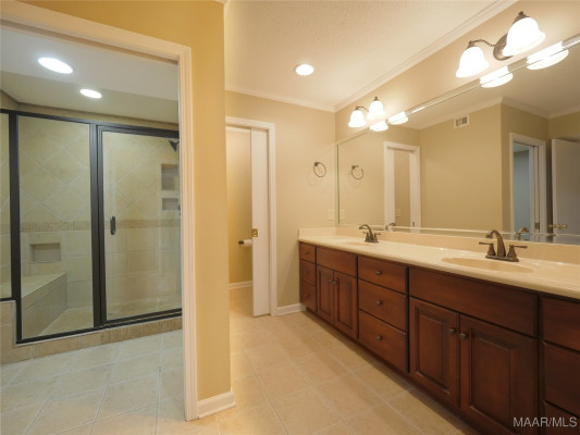 1800 Wentworth Drive