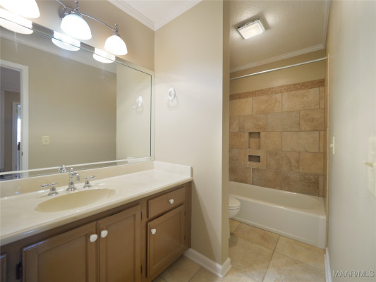 1800 Wentworth Drive