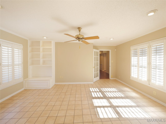 1800 Wentworth Drive