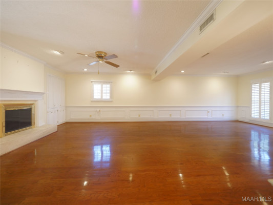 1800 Wentworth Drive