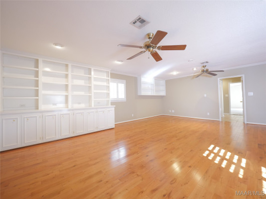 1800 Wentworth Drive