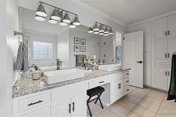 6504 Gloucester Mews