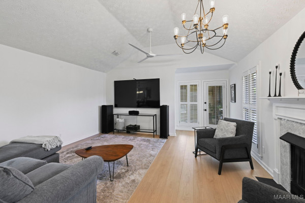 6504 Gloucester Mews