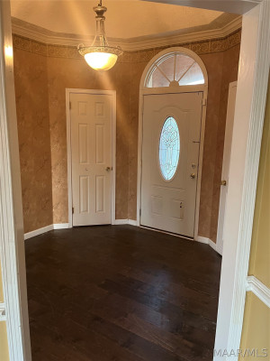 7036 Knoll Loop
