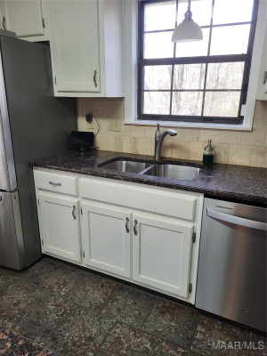 85 Price Road