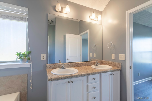 1808 COTTON BLOSSOM Way