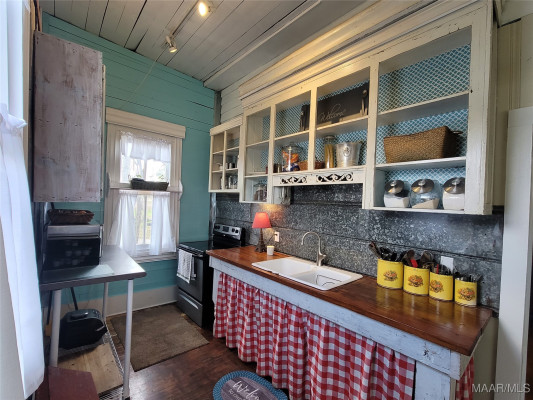 101 S Autauga Street